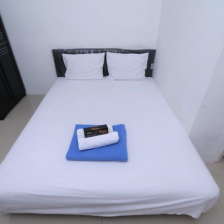 Kamar Keluarga Ungaran Hotel Jakarta Ngoại thất bức ảnh