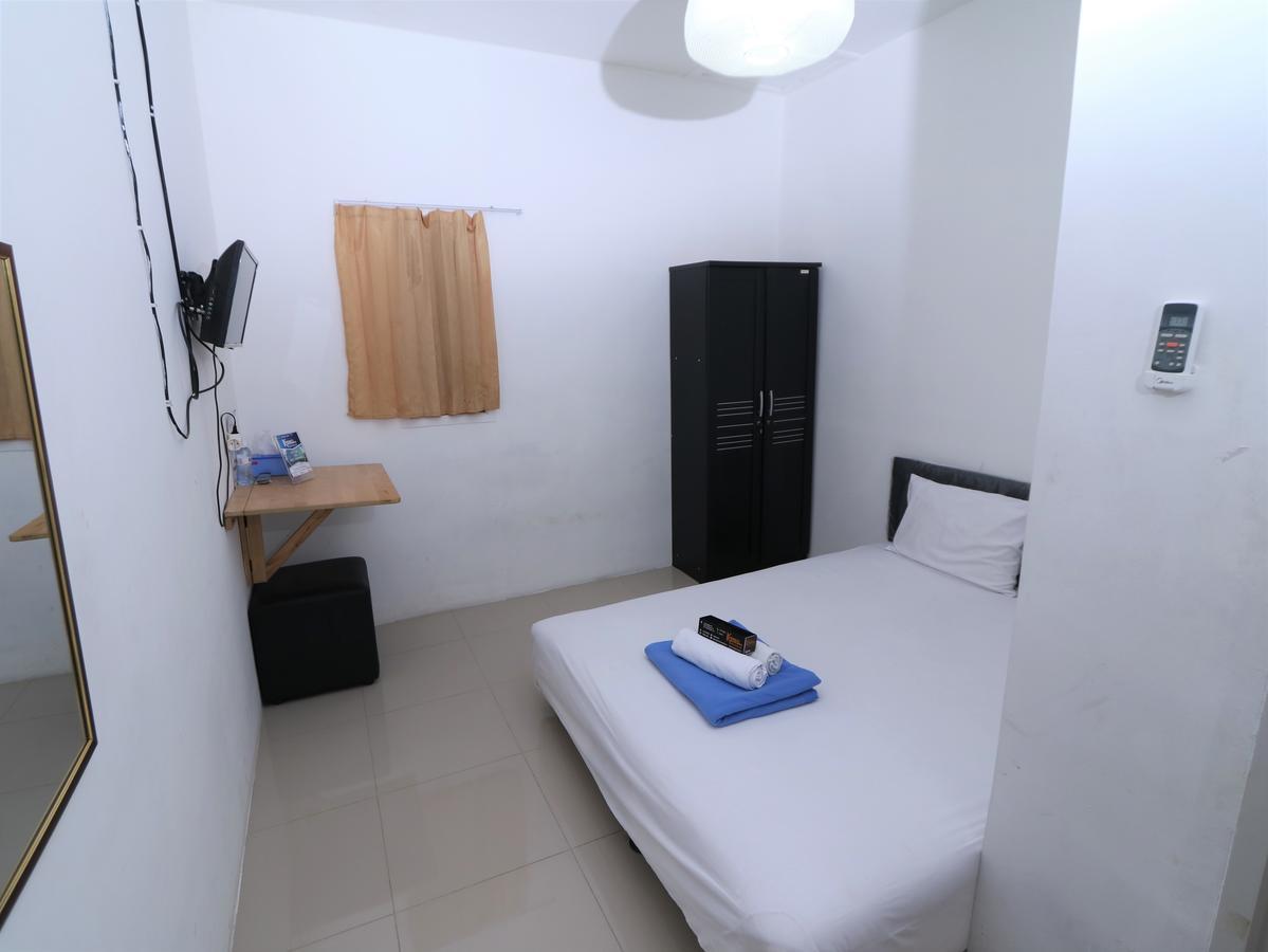 Kamar Keluarga Ungaran Hotel Jakarta Ngoại thất bức ảnh