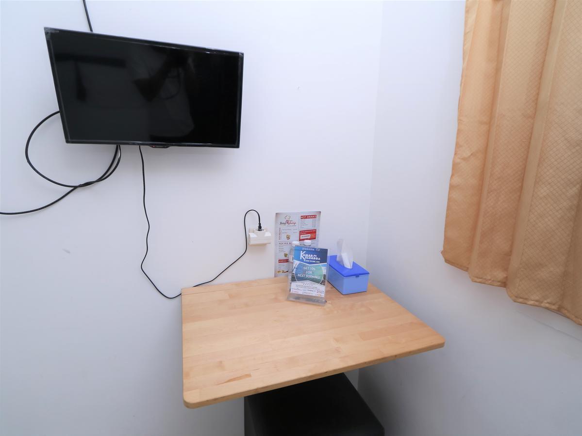Kamar Keluarga Ungaran Hotel Jakarta Ngoại thất bức ảnh