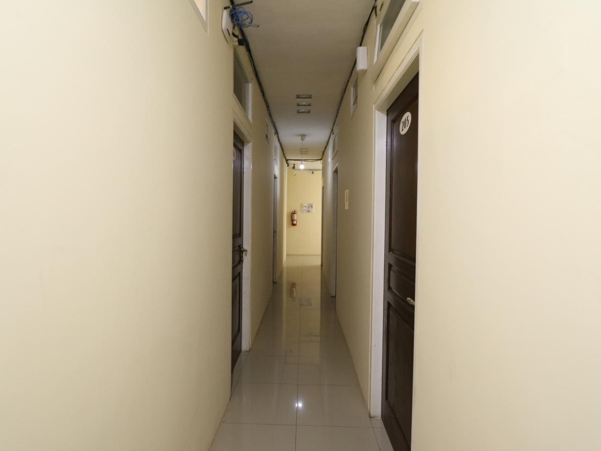 Kamar Keluarga Ungaran Hotel Jakarta Ngoại thất bức ảnh